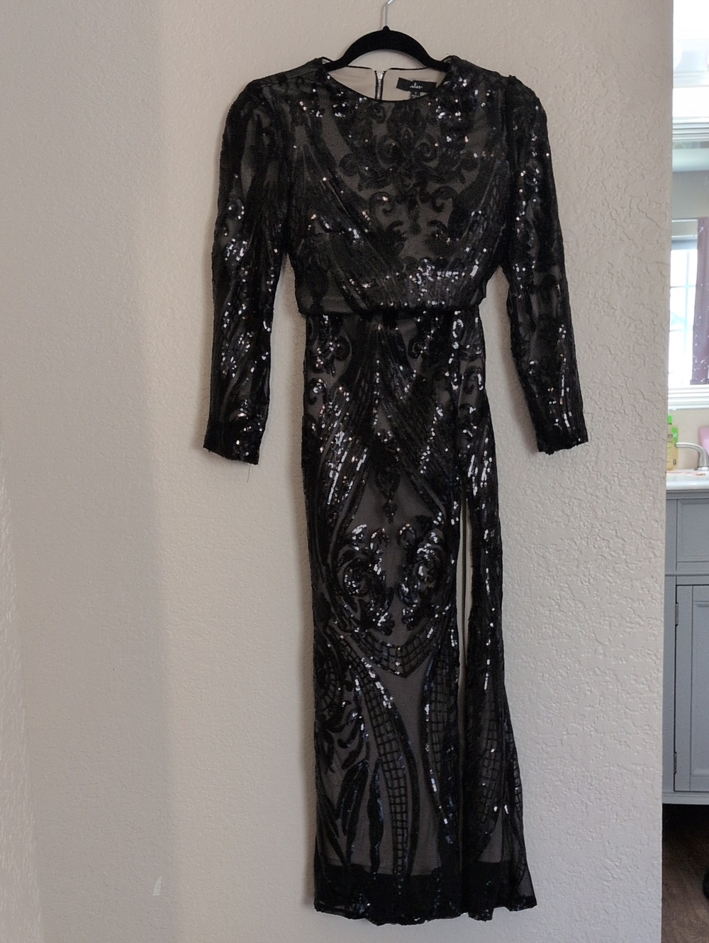Elegant Black Sequin Long Sleeve Evening Dress